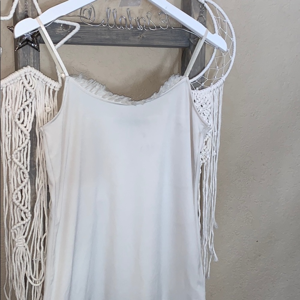 The limited brand cream Cami - Picture 3 of 6